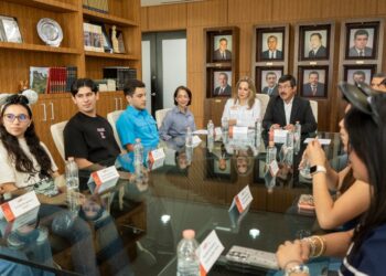 Afianza UAT movilidad internacional de estudiantes en el programa Disney 2026