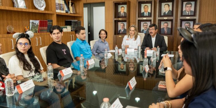 Afianza UAT movilidad internacional de estudiantes en el programa Disney 2026