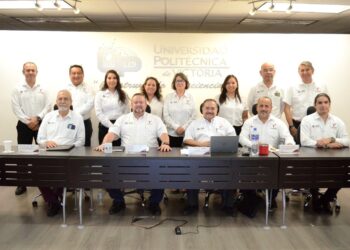 Impulsa UPV permanencia estudiantil, becas y vinculación laboral para sus estudiantes