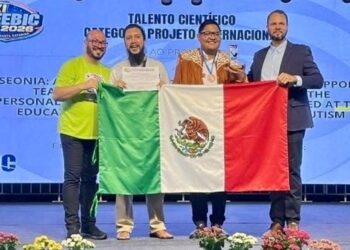 Conquistan alumnos de la UTALT trofeo al Talento Científico Internacional