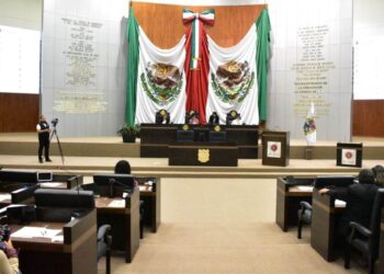 Va Congreso contra escuelas que engañen con estudios sin validez oficial