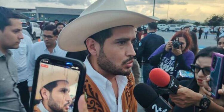 Confirma Beto Grabados que se registrará; llama a aspirantes a una contienda limpia