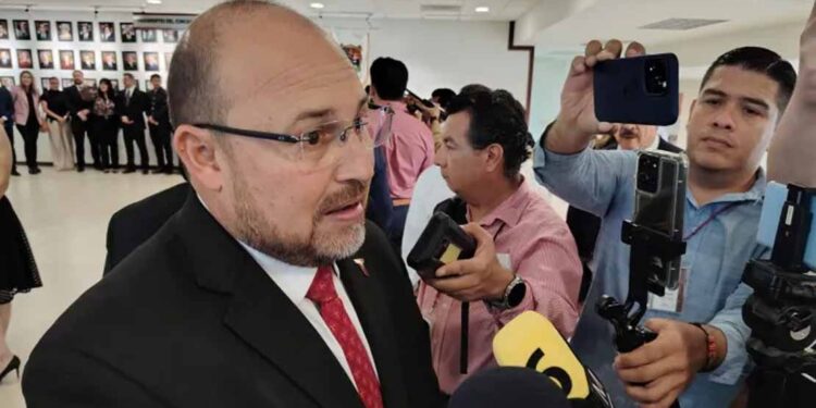 Calabazo se descarta para el 2027; está enfocado en su cargo