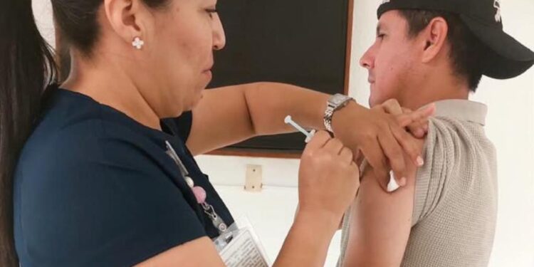 Inicia Pemex campaña de vacunación contra la influenza en Reynosa