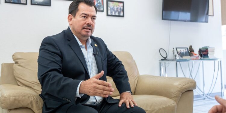 Docente de la UAT gana acreditación de la NASA tras triunfar en el Foro Estatal STEM